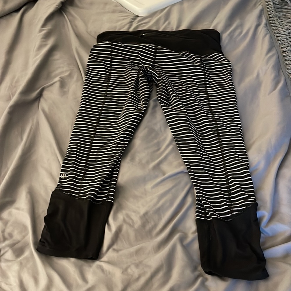 Lululemon Parallel Stripe Runday Crops - Size 12 - Picture 2 of 4